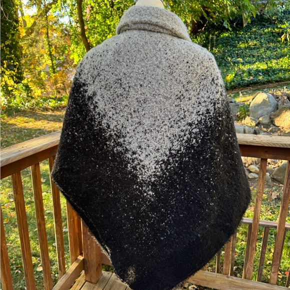 Ann Taylor Black & Grey Shawl Collar Tie Poncho, One Size NEW WITH TAGS - Picture 6 of 11